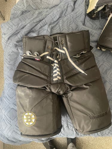 Boston Bruins NHL - Jermey Swayman, Senior XL Vaughn Hockey Goalie Pants Pro Stock (Used)