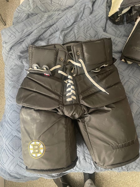 Boston Bruins NHL - Jermey Swayman, Senior XL Vaughn Hockey Goalie Pants Pro Stock (Used)