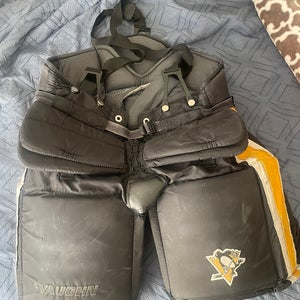 Pittsburgh Penguins NHL, Senior Large Vaughn Hockey Goalie Pants Pro Stock (Used)