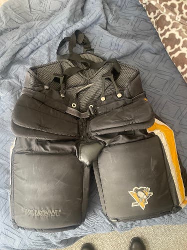 Pittsburgh Penguins NHL, Senior Large Vaughn Hockey Goalie Pants Pro Stock (Used)