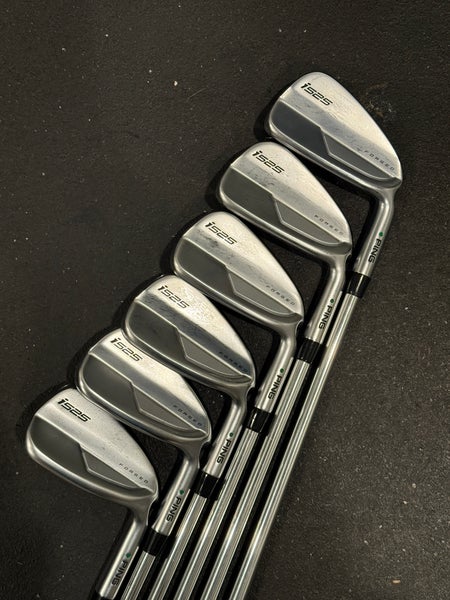 Men's Ping i525 Right Handed Iron Set Senior Flex Graphite Shaft (Used)