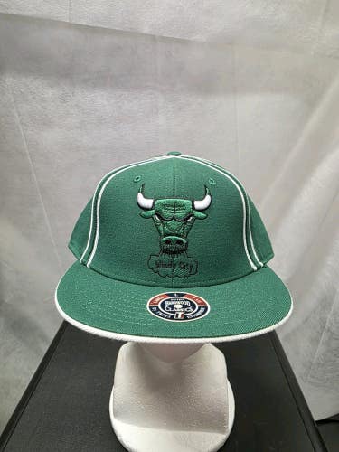 NWT Chicago Bulls Twins Enterprise Hardwood Classic Fitted Hat 7 3/8 L NBA