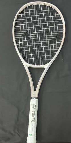 Yonex Vcore 95 Sand Beige Grip Size 4 Used Once