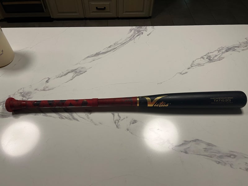 Victus Tatis Maple Bat (-3) 30 oz 33" (Used)