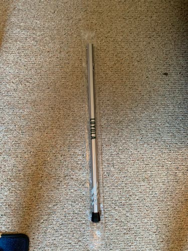 Under Armour Lacrosse Shaft – New – Loyola Team Issued
