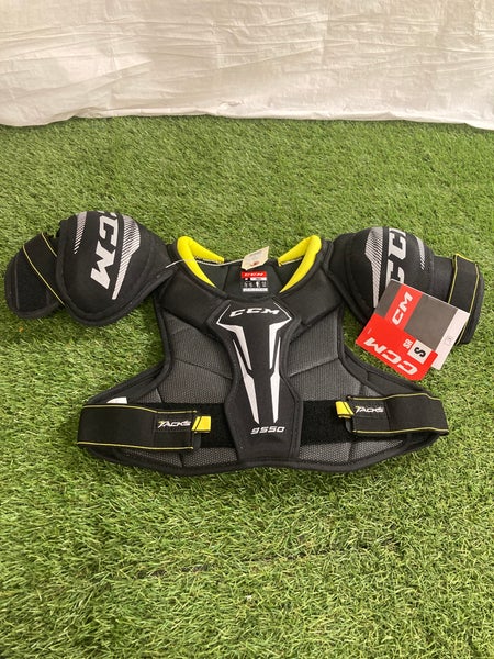 Small Senior CCM Tacks 9550 Shoulder Pads (Used)