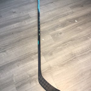 Senior Bauer Nexus Tracer Right Handed 87 Flex P92 Hockey Stick VILARDI