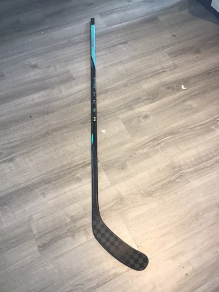 Senior Bauer Nexus Tracer Right Handed 87 Flex P92 Hockey Stick VILARDI
