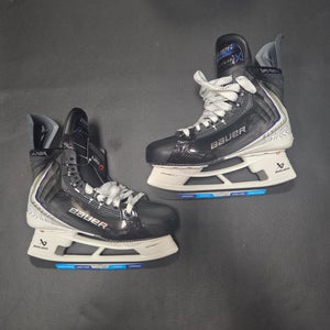 2025 Bauer Vapor Flylite Hockey Skates Regular Width 9.5 Fit 2(New)