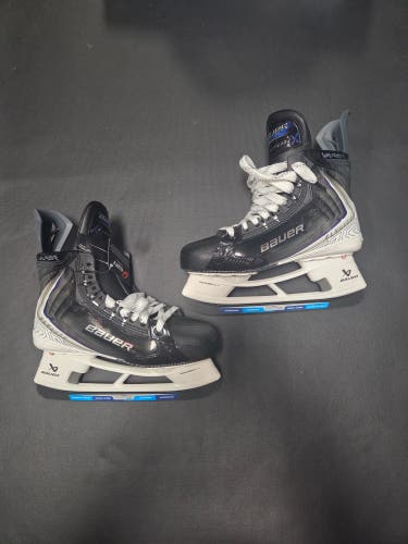 2025 Bauer Vapor Flylite Hockey Skates Regular Width 9.5 Fit 2(New)