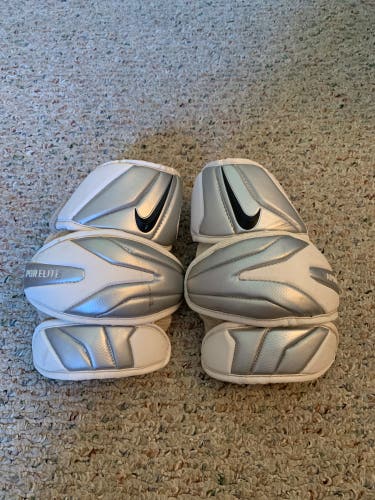 Nike Vapor Elite Arm Pads – Large Adult – Used Lacrosse Protective Gear
