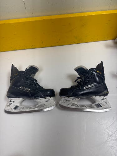 Bauer Supreme 180 Hockey Skates Regular Width 8 (Used)