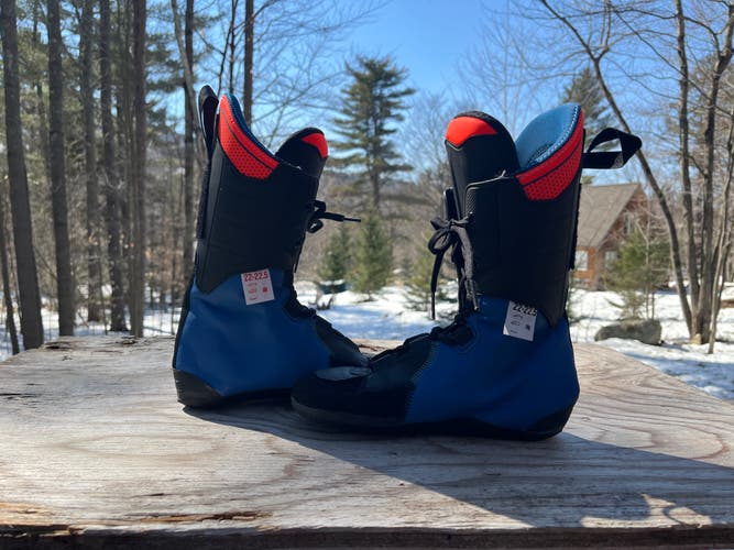 Mondo 22 & 22.5 Unisex Lange All Mountain RS 130 Ski Boots Stiff Flex (New)