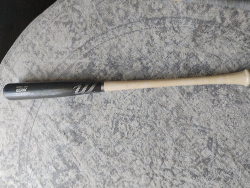 Marucci Bat (-3) 30 oz 33" (Used)
