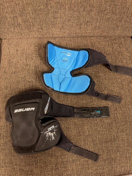 Used Bauer Reactor Knee Guard – Youth