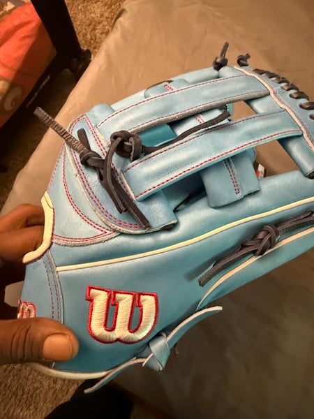 Wilson A2000 RH Outfield Baseball Glove 12.75" (New)