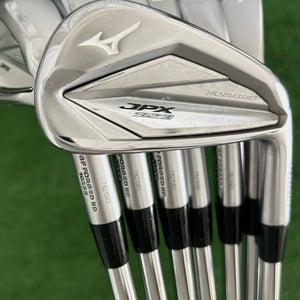 Mizuno JPX 923 Forged Iron Set 4-P / KBS Tour 130 X Extra Stiff