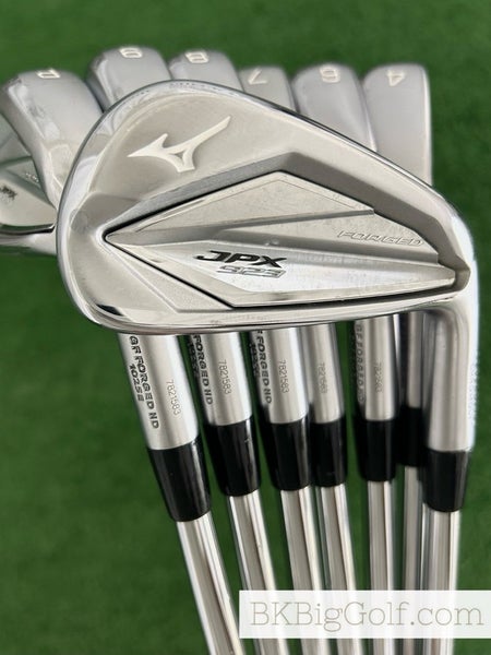 Mizuno JPX 923 Forged Iron Set 4-P / KBS Tour 130 X Extra Stiff