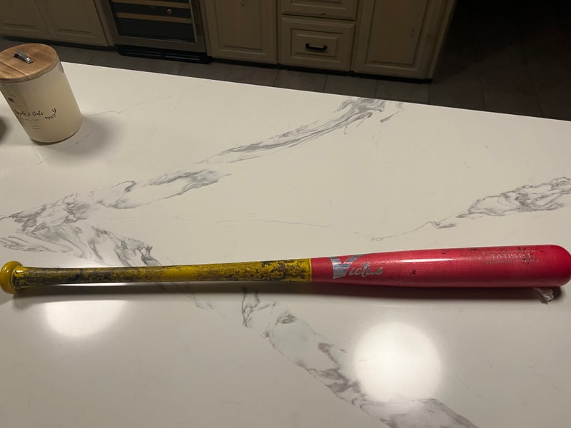 Victus Tatis Maple Bat (-3) 30 oz 33" (Used)