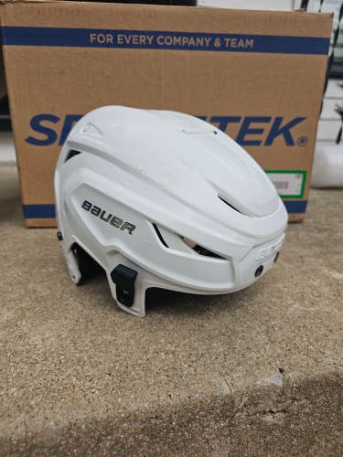 Small Bauer Hyperlite 2 Helmet (Used)