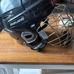 Large Bauer Re-Akt 75 Helmet (Used)
