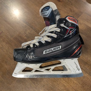 Bauer Vapor X700 Hockey Goalie Skates Regular Width Size 1.5 (Used)