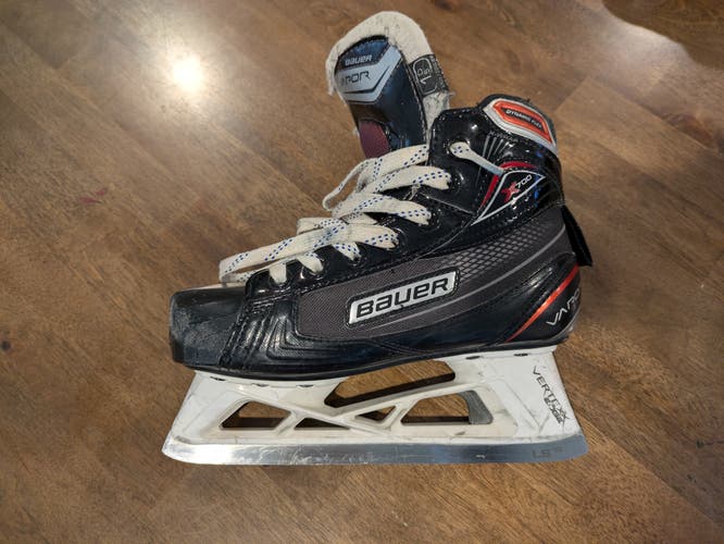 Bauer Vapor X700 Hockey Goalie Skates Regular Width Size 1.5 (Used)
