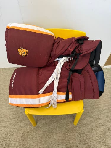 Men's Senior Small Minnesota Duluth Bulldogs Easton Hockey Pants Pro Stock (Used)