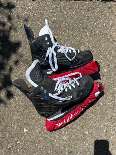 2024 Bauer Vapor VOLT Hockey Skates Regular Width 11 (Used)
