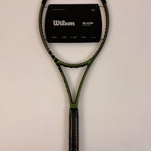 NEW Wilson Blade 98 18x20 V8, 4 1/4