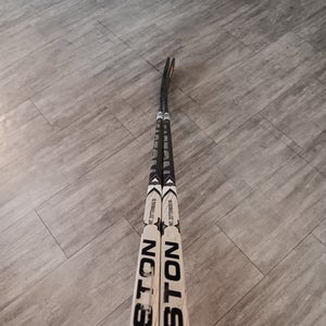 Intermediate Easton S19 Left Hand Hockey Stick Heel Pattern (New)