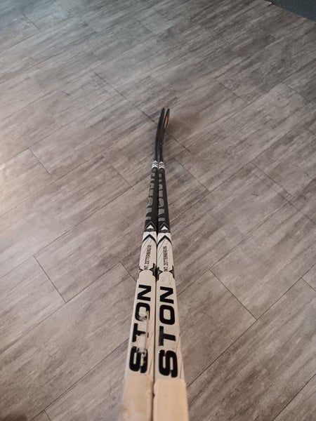 Intermediate Easton S19 Left Hand Hockey Stick Heel Pattern (New)