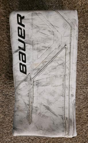 Bauer Supreme M5 Pro Full Right Blocker Senior