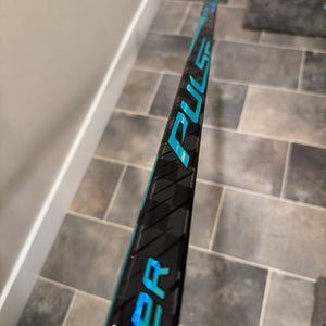 Senior Bauer Pulse Unreleased Right Handed Hockey Stick 65 flex / P28 (New)