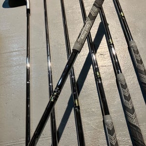 Men's 2020 TaylorMade P-790 Right Handed Iron Set Regular Flex Steel Shaft (Used)