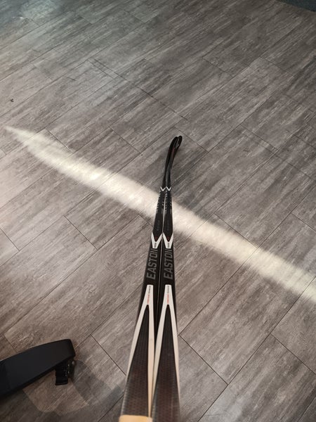 Senior Easton Synergy HTX Left Hand Hockey Stick P28 (New)