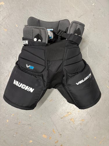 Vaughn Velocity V9 Junior Medium/Large Goalie Pants - Black - Used