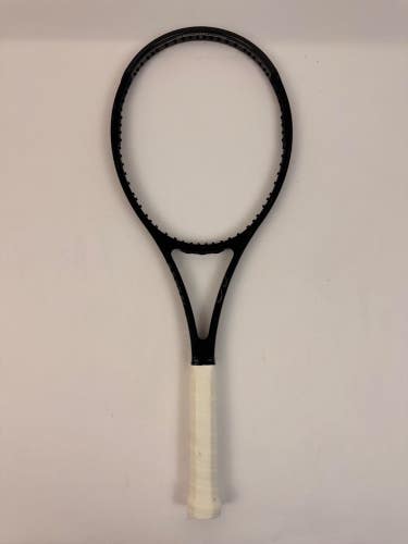 Wilson Pro Staff RF97 V13, 4 3/8 Excellent 9.5/10