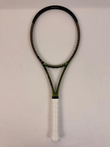Wilson Blade 98 18x20 V8, 4 3/8 Excellent 9/10
