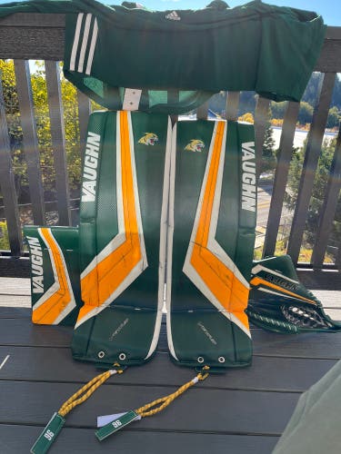 33" Vaughn SLR2 Pro Carbon Regular Goalie Full Set custom NMU