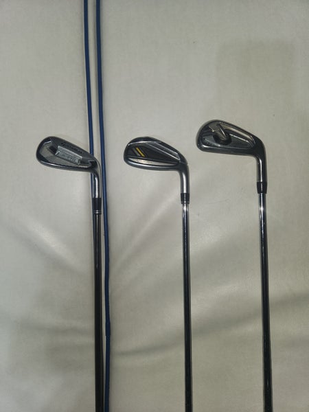 Golf Club Lot Right Handed, 2 Taylormades 1 Titleist (can sell bundeled or individuals)