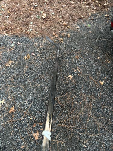 Senior Bauer Vapor Hyperlite 2 Left Hand Hockey Stick P28 Pro Stock (Used)