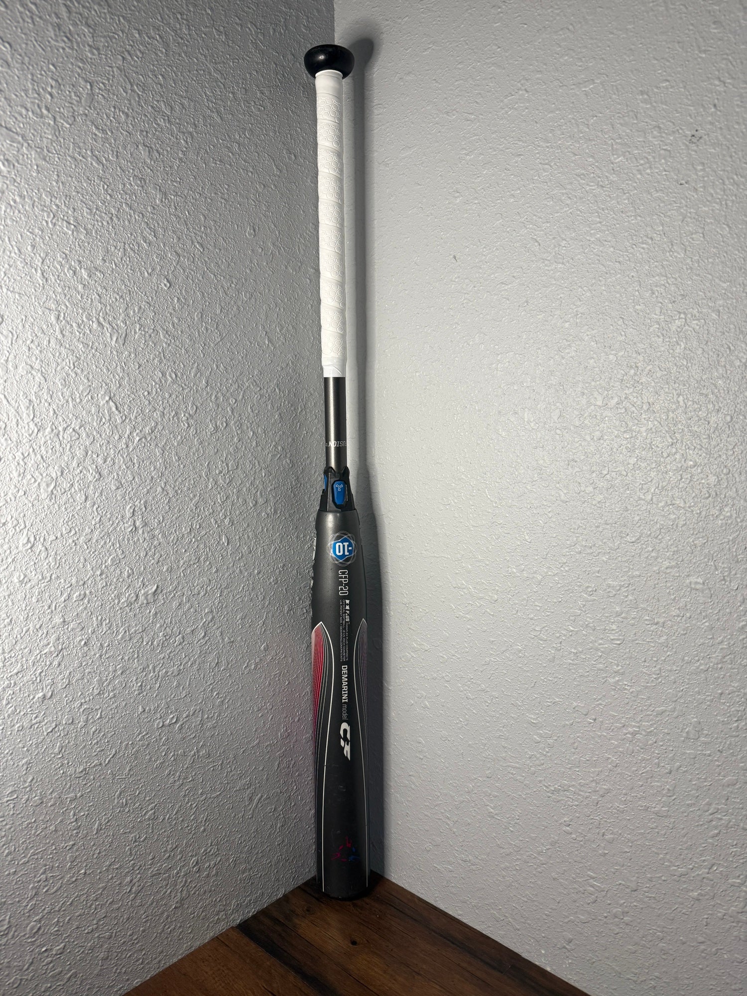 Batte De Softball DeMarini CF Zen - 32 Pouces, 22 Oz - Fastpitch Composite - Occasion