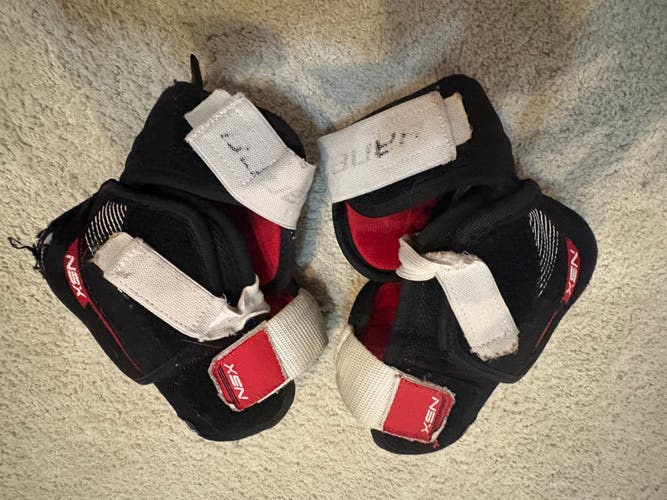 Junior Medium Bauer NSX Elbow Pads (Used)