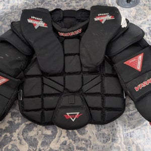 Large Vaughn VP3500 Goalie Chest Protector (Used)