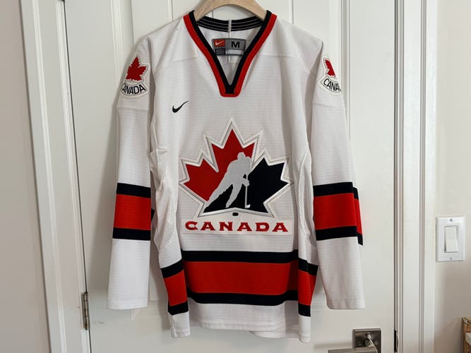 Authentic Vintage Nike Team Canada 2002 Olympics Canada Made Jersey Size Medium