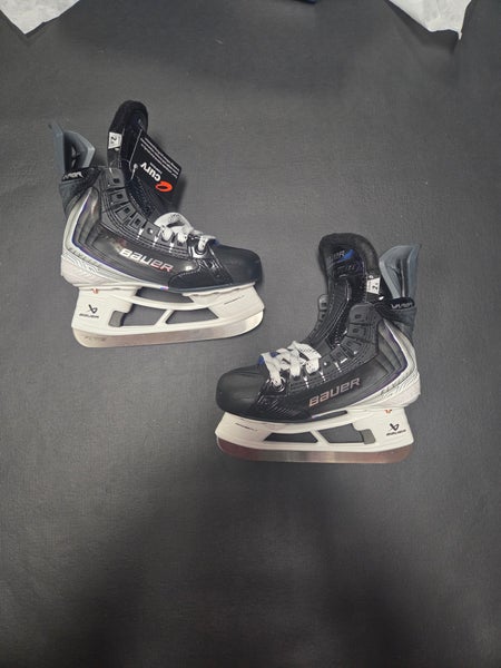 2025 Bauer Vapor Flylite Hockey Skates Regular Width 2.5 Regular width
