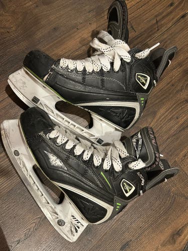 Mission Hockey Skates Size 4.5 (Used)