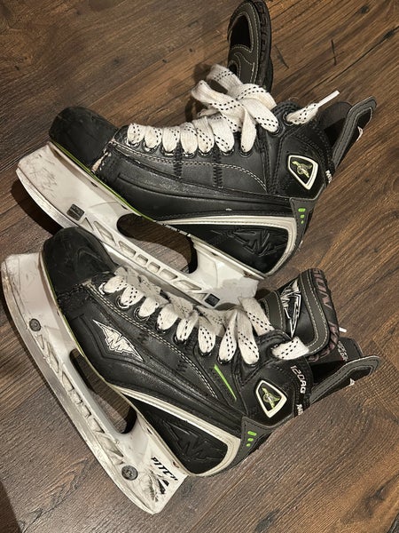 Mission Hockey Skates Size 4.5 (Used)