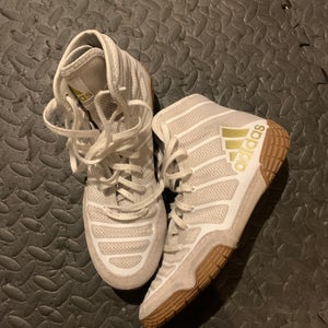 adidas Men's Varner Wrestling Shoes size 8. used 1 season. no issues.